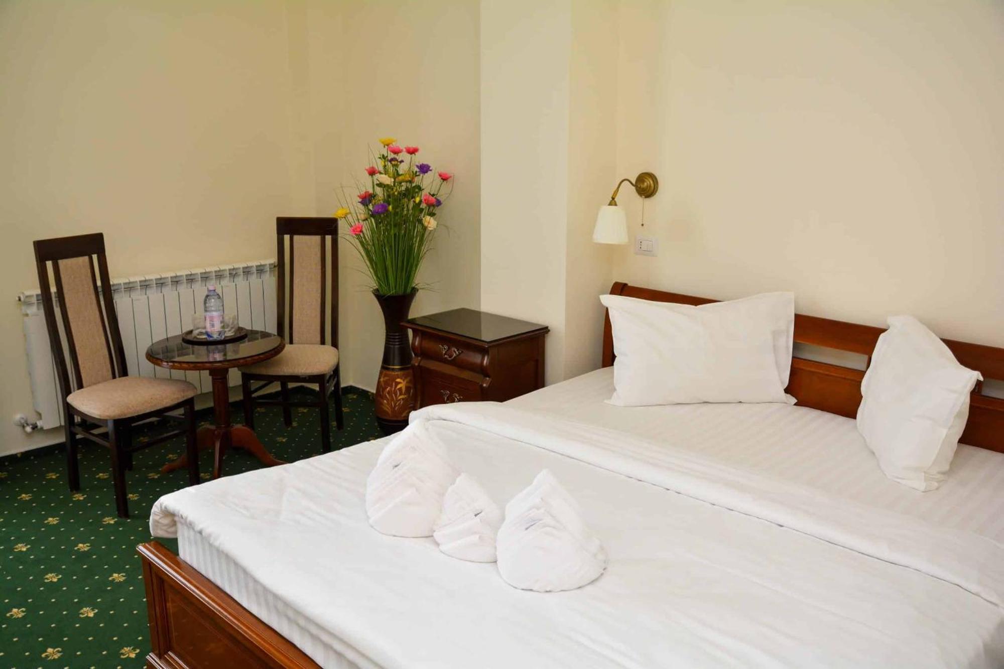 Green Park Boutique Hotel Focsani Luaran gambar