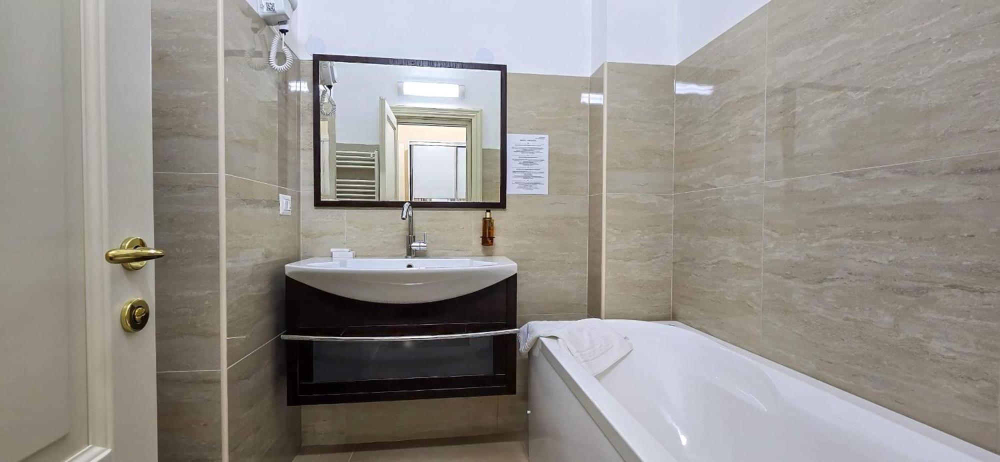 Green Park Boutique Hotel Focsani Luaran gambar