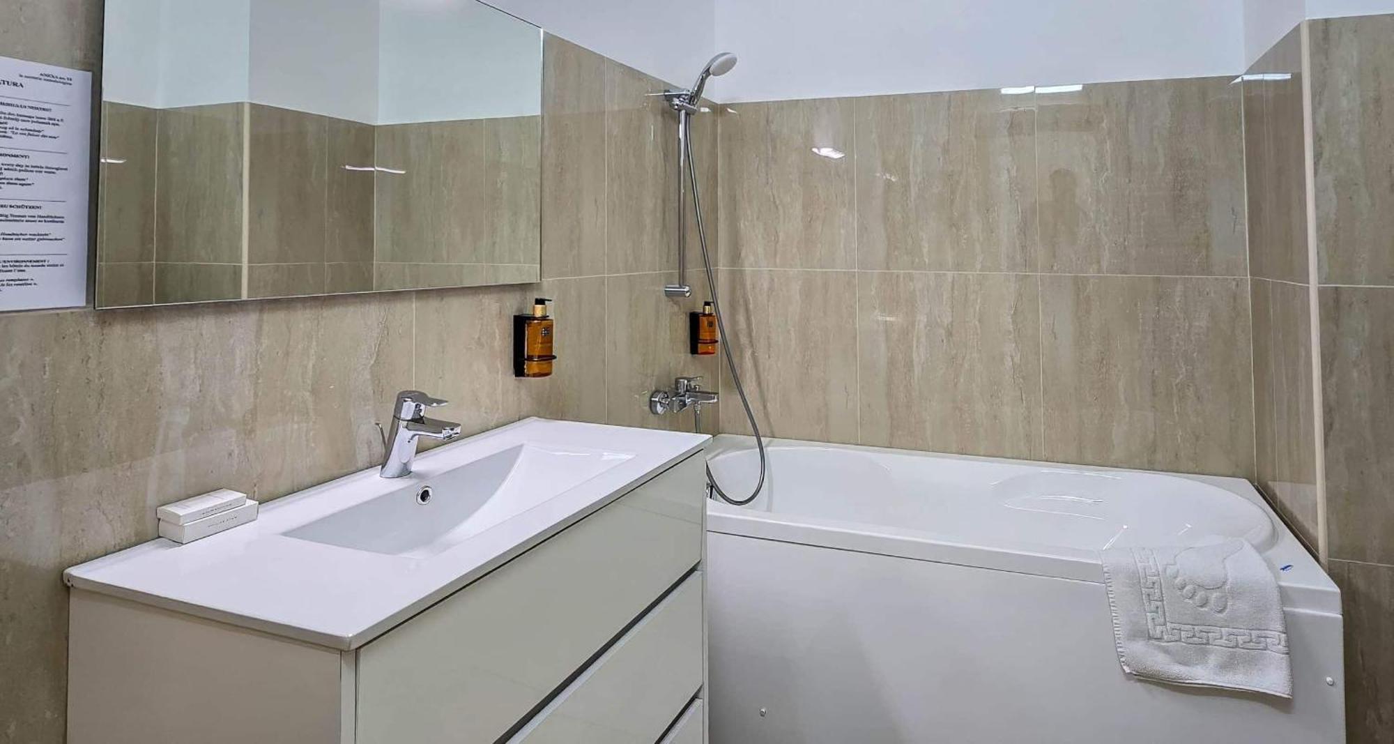 Green Park Boutique Hotel Focsani Luaran gambar