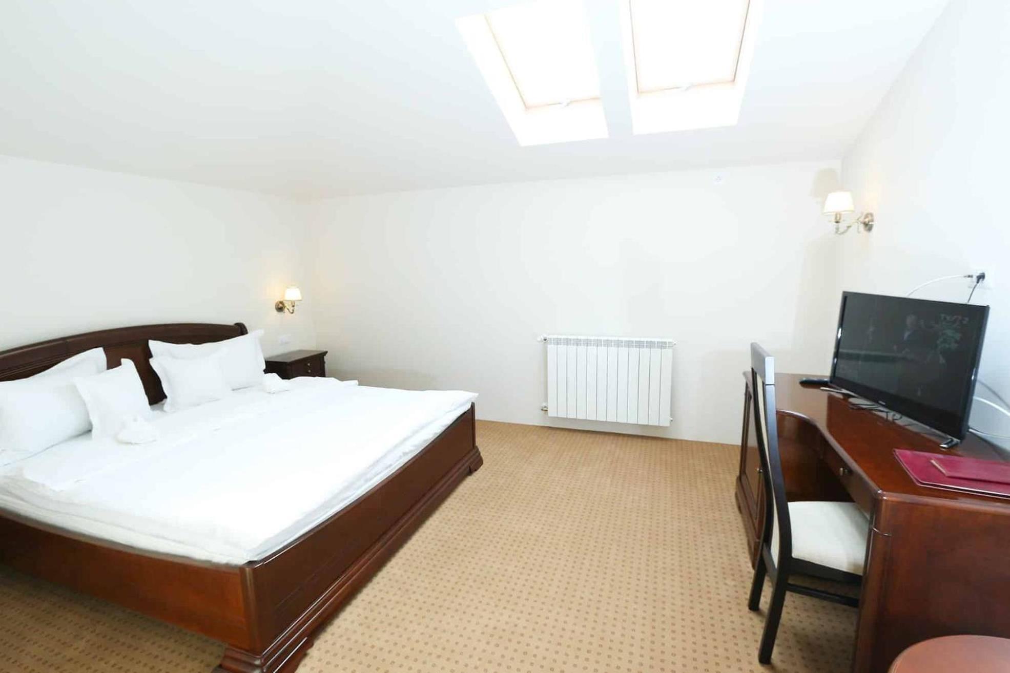 Green Park Boutique Hotel Focsani Luaran gambar