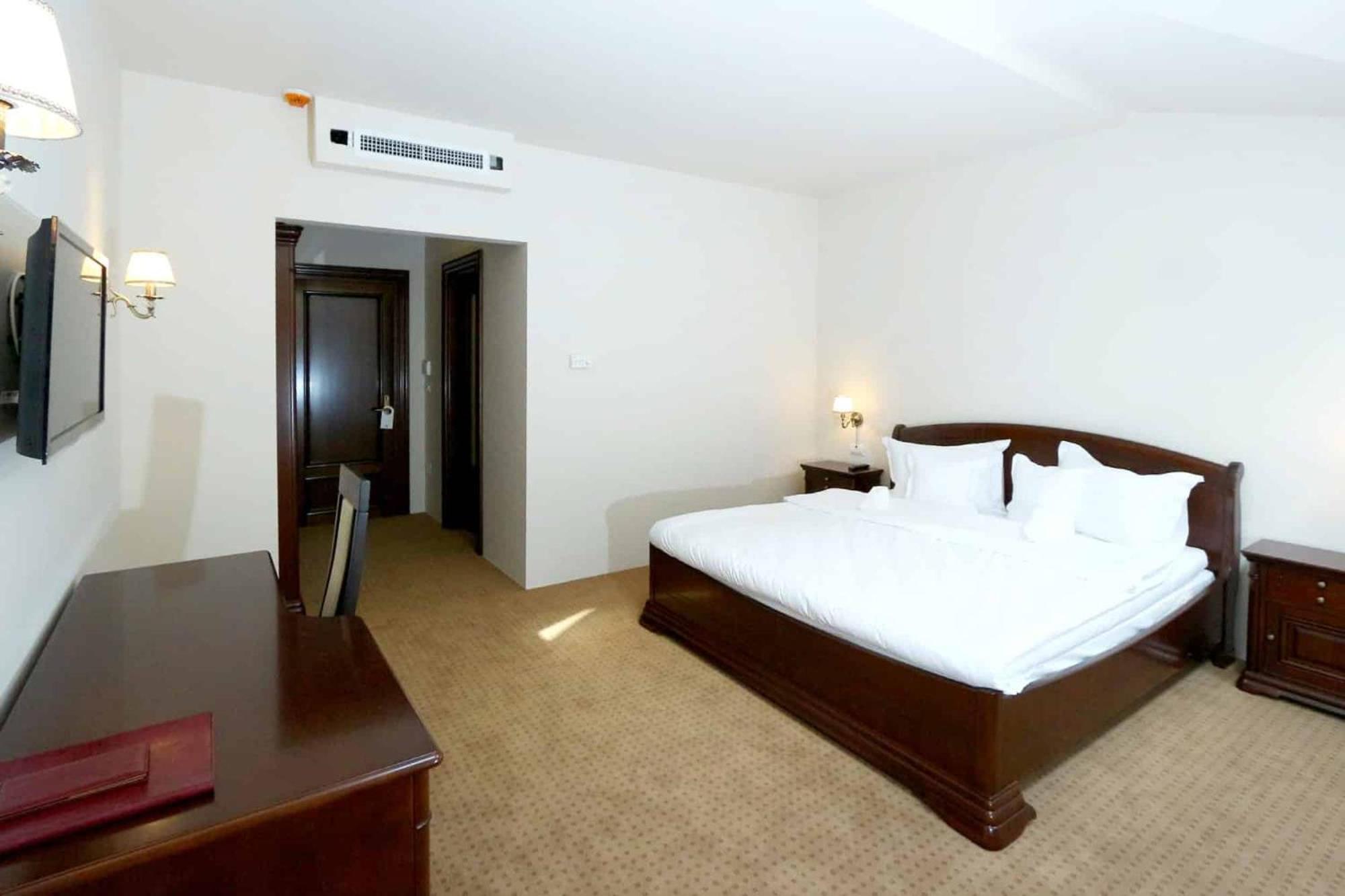 Green Park Boutique Hotel Focsani Luaran gambar
