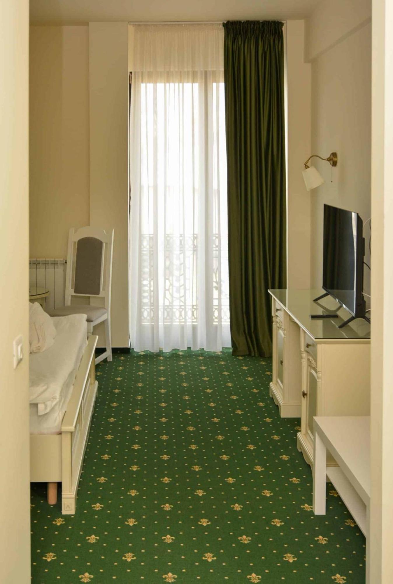 Green Park Boutique Hotel Focsani Luaran gambar