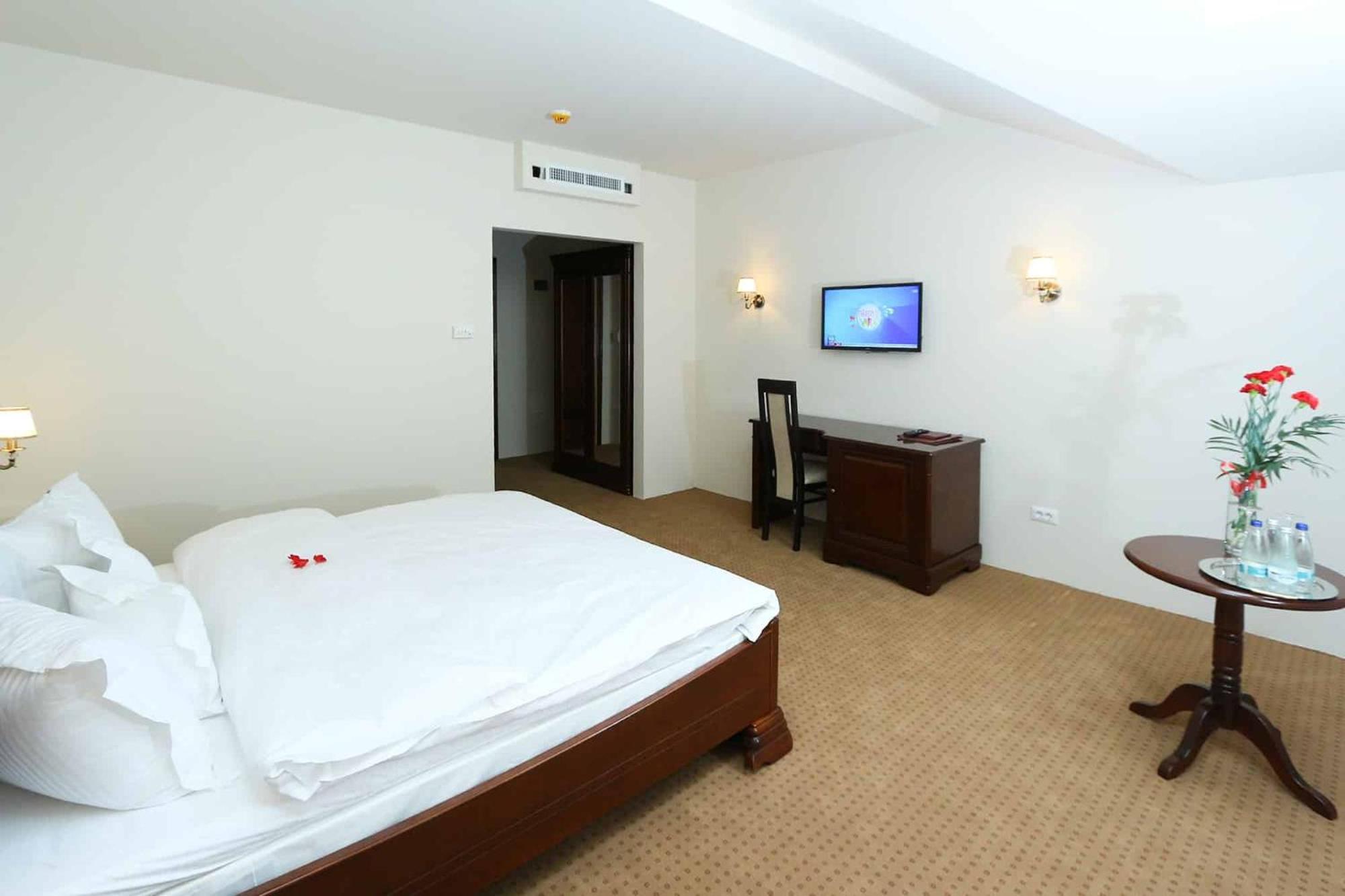 Green Park Boutique Hotel Focsani Luaran gambar